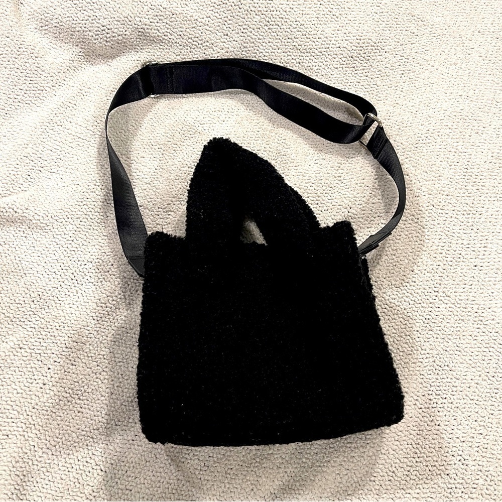 Black fleece mini tote with strap